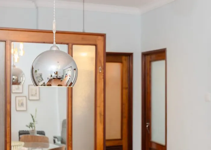 Liiiving In - Vintage Design Porto