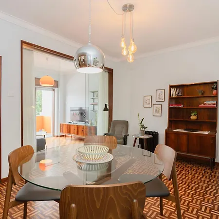 Apartment Liiiving In - Vintage Design