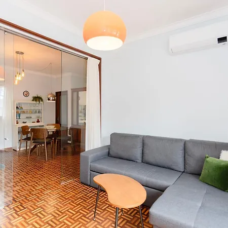 Apartment Liiiving In - Vintage Design *