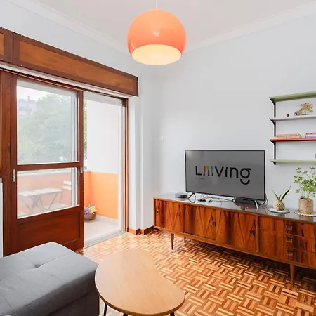 Apartment Liiiving In - Vintage Design *