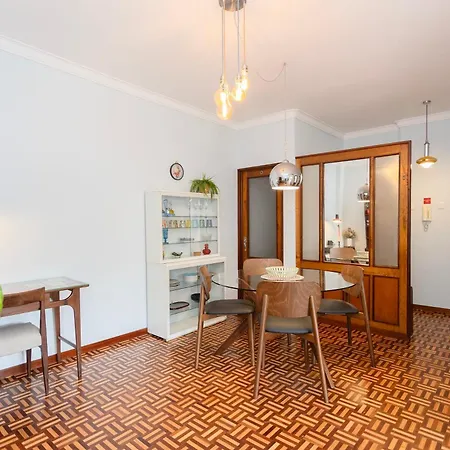 Liiiving In - Vintage Design *