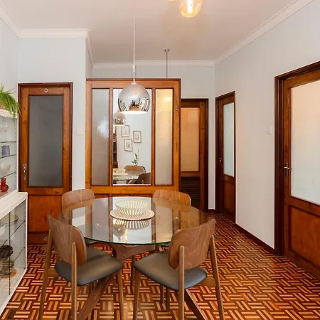 Liiiving In - Vintage Design Apartment Porto