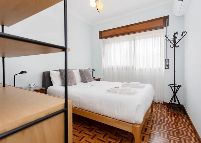 Liiiving In - Vintage Design Oporto