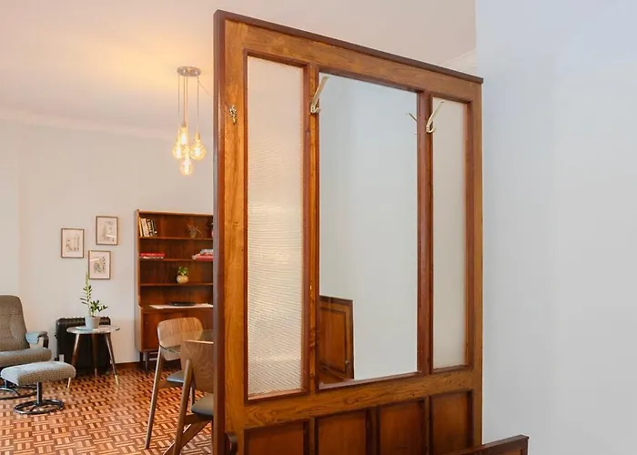 Liiiving In - Vintage Design * Oporto