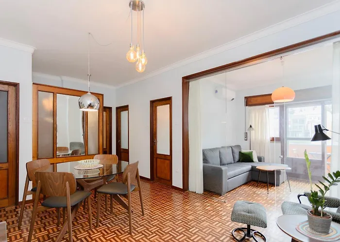 Liiiving In - Vintage Design Oporto