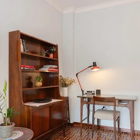 Liiiving In - Vintage Design * Porto